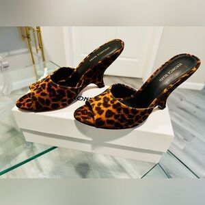 Veronica Beard Mila Sandals size 8